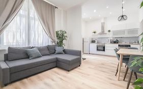 Petofi Apartment In The Center